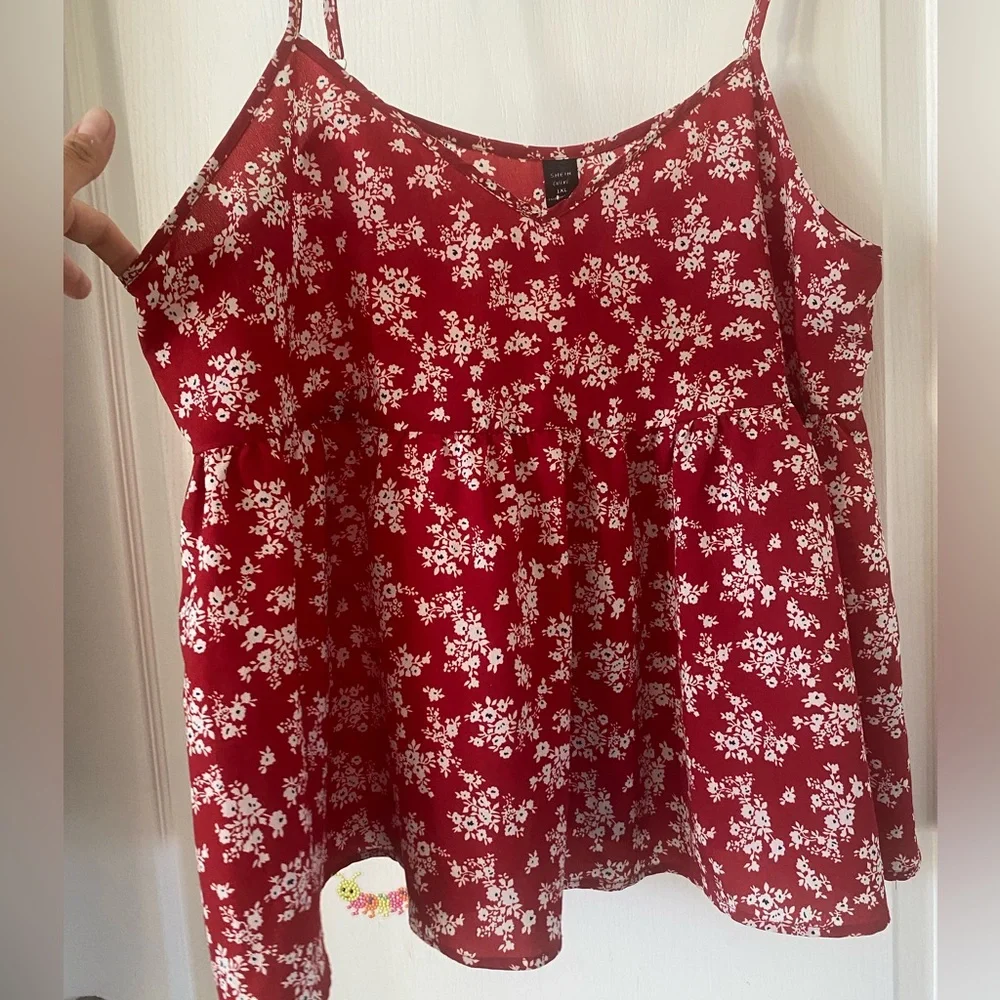 SHEIN Red and White Camisole with Spaghetti Straps - Picture 3 of 3